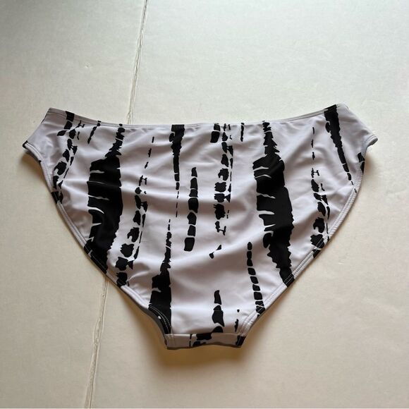 Shein Women's Swim Bikini Bottom 3XL White with long black marks - Picture 2 of 7